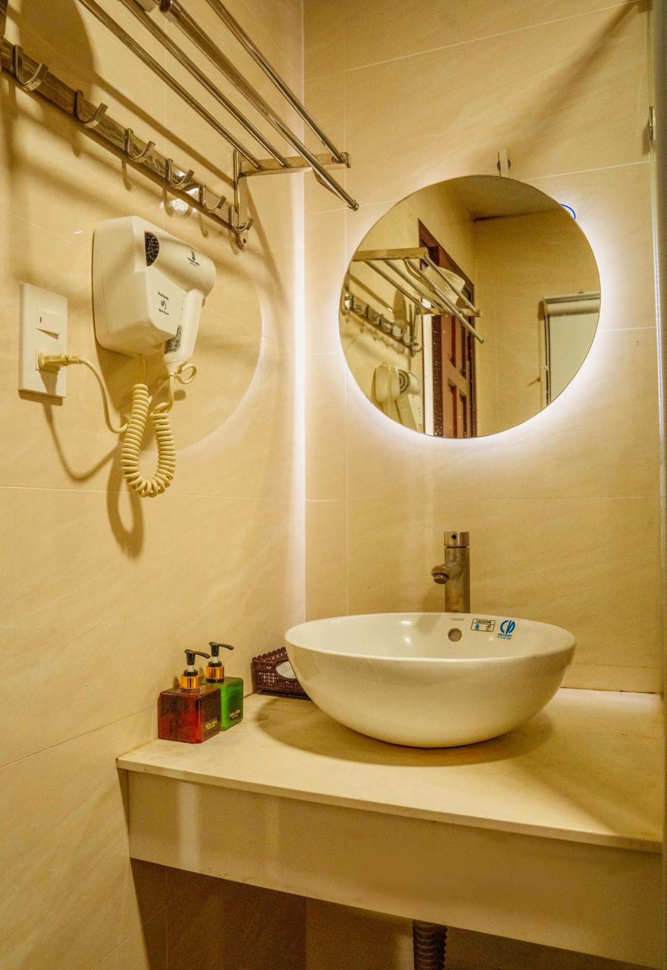 Khach San Trung Hieu Vung Tau Hotel Exterior photo